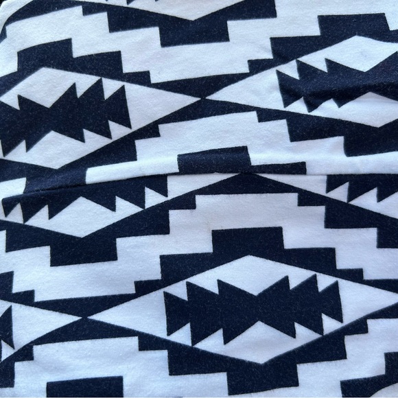 💥3/$17💥 Charlotte Russe | Navy Aztec High-Waisted Bodycon Mini Skirt | Size S - Picture 3 of 11